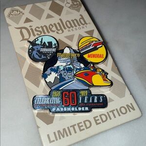 Disneyland Resort Pass Holder Limited Edition Pin.